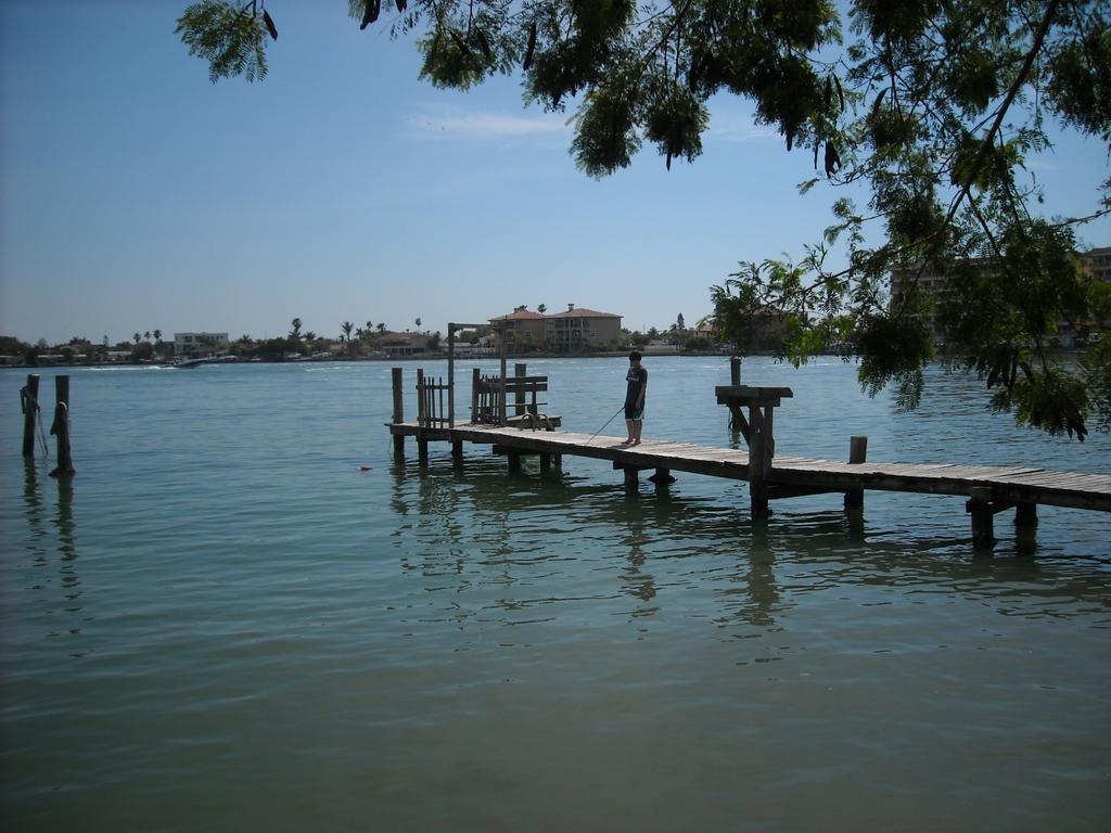 Boca Ciega Bay Apartment سانت بيتي بيتش المظهر الخارجي الصورة