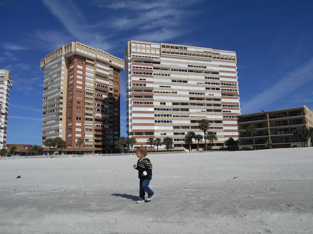 Boca Ciega Bay Apartment سانت بيتي بيتش المظهر الخارجي الصورة